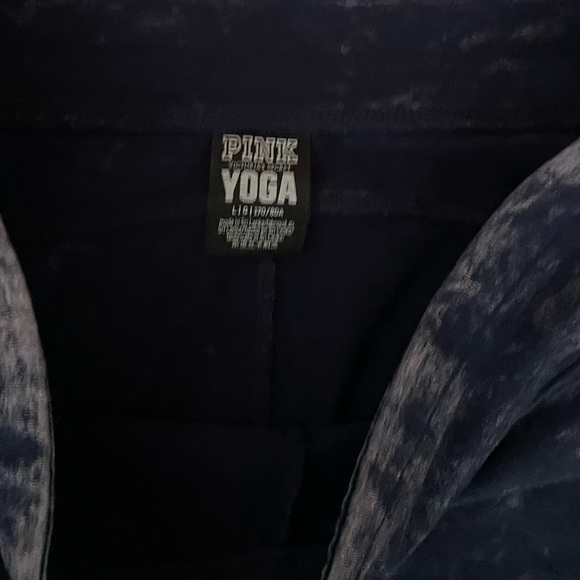 PINK Victoria's Secret blue mineral wash yoga pants, zipper pockets, size large - Picture 4 of 5